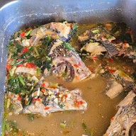 เมนูของร้าน ข้าวแกงกลางเมือง ถนนเจริญราษฎร์ - ถนนจันทน์