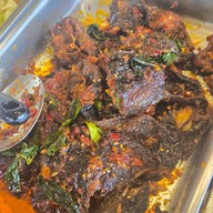 ข้าวแกงกลางเมือง ถนนเจริญราษฎร์ - ถนนจันทน์