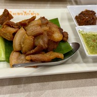 นิตยาไก่ย่าง ซอยสายลม