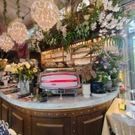 บริษัท บี สตอรี่ การ์เด้น จำกัด B-STORY GARDEN