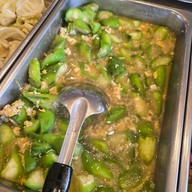 เมนูของร้าน ข้าวแกงกลางเมือง ถนนเจริญราษฎร์ - ถนนจันทน์