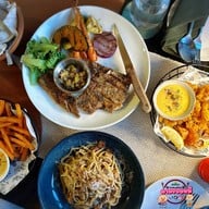 Brooks Brunch & Bar  เลียบคลองประปาแจ้งวัฒนะฝั่งเมืองทอง