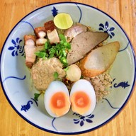 ก๋วยเตี๋ยวต้มยำหมูบะช่อเฮียตง -