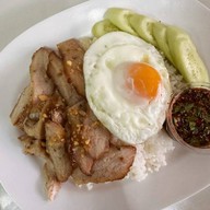 ป้าตุ้มผัดไทย ปากซ.สาธุ 57