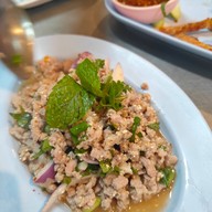 เมนูของร้าน ครัวจิ้มจุ่มแซ่บอีสาน ถนนสิรินทร