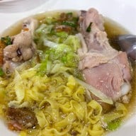 ลุงเลื่อน ต้นตำหรับก๋วยเตี๋ยวไก่โบราณ ห้วยขวาง ต้นตำหรับ