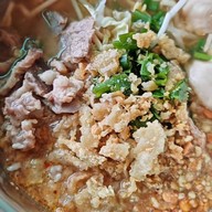 ป้าเมืองก๋วยเตี๋ยวกะละมังป้าเมือง