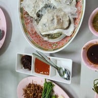 เมนูของร้าน หมูหันสองพี่น้อง หมูหันสองพี่น้อง พระราม3