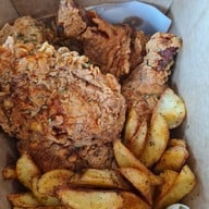 เมนูของร้าน Henryfry Fried Chicken ไก่ทอด เจริญกรุง