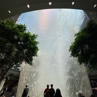 The Rain Vortex @jewel น้ำตกในห้าง