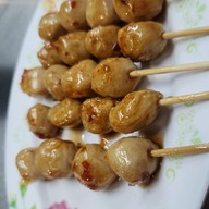 เมนูของร้าน ก๋วยเตี๋ยวลูกชิ้นปลาฝั่งธน