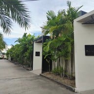 Villa Poollay Resort & Pool Villa