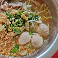 ป้าเมืองก๋วยเตี๋ยวกะละมังป้าเมือง