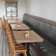 NATEE Cafe & Restaurant