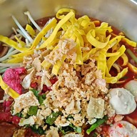 ป้าเมืองก๋วยเตี๋ยวกะละมังป้าเมือง
