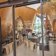 บรรยากาศ Harudot By Nana Coffee roasters Chonburi