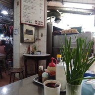 บรรยากาศ รสทิพย์ยอดผัก (บ้านหม้อ) สูตร 90 ปี