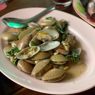 ครัวปลาทู (ทิดอ้วน) บางแสน