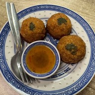 Apollo duck อพอลโล่ดั๊ก 👍 🍤🦆ข้าวหน้าเป็ด บะหมี่เกี๊ยวกุ้ง ข้าวหน้าไก่ หมูกรอบอร่อย ชานมฮ่องกง เป็ดย่างฮ่องกง หมูแดง roast duck bbq pork wonton mee หมูกรอบฮ่องกง เป็ดย่างโฟว์ซีซั่น บะหมี่เกี๊ยว สาทร