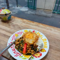 เผ็ดมาร์ค สาขาเอกมัย