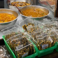 ข้าวแกงพี่น้อย