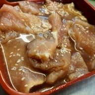 เมนูของร้าน จิ้มจุ่มสุทธิพรเจ้าเก่าตรงข้ามโรงแรม บียู.เพลส