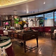 บรรยากาศ Gaston