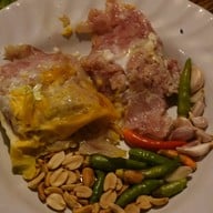 เมนูของร้าน ต๋อง เต็ม โต๊ะ นิมมานเหมินท์ ซอย 13