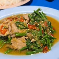 ต้มยำหัวปลาริมคลองบางซื่อ คลองบางซื่อสะพานควาย