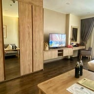 Somerset Harbourview Sriracha