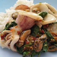 ร้านป้านอม อาหารทะเล อาหารตามสั่ง