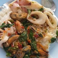 ร้านป้านอม อาหารทะเล อาหารตามสั่ง