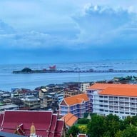 Somerset Harbourview Sriracha