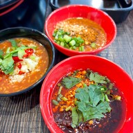 Shabubomb  (ชาบู ข้าวหน้าเนื้อพ่นไฟ) รามคำแหง