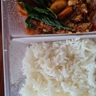 เมนูของร้าน ก็เพราะกะเพรา หนองแขม