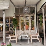 Wood Cafe ลาดพร้าววังหิน 48
