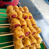 ลูกชิ้น ใจแอ้น ปลาระเบิด(ข้างเซเว่นตรงข้ามสวนนก)