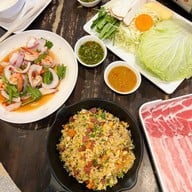 เมนูของร้าน ตั้งหยู่ (Tang Yuu)  บรรทัดทอง