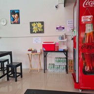 บรรยากาศ ก็เพราะกะเพรา หนองแขม