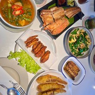 ชุ่ม อาหารพื้นเมือง @ กลางเวียง กลางเวียง
