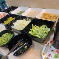 บาร์ขนมจีนบุฟเฟ่ต์ ถนนกาญจนาภิเษก