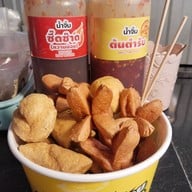 ลูกชิ้น ใจแอ้น ปลาระเบิด(ข้างเซเว่นตรงข้ามสวนนก)