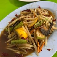 ส้มตำสะพานลอย