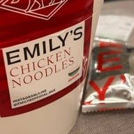 Emily's เส้นหมี่ไก่ฉีก Emily’s เส้นหมี่ไก่ฉีก