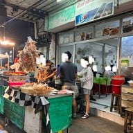 ส้มตำสะพานลอย