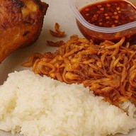 อ้วนเหนียวไก่ทอดหอมเจียวจิ้มแจ่ว ซ.แม่เนียน