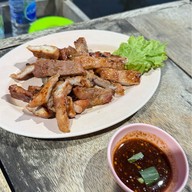 ลาบยโสแซ่บรุ่ง สาขา 2