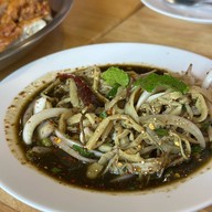 เจ๊แดงสามย่าน ส้มตำ คอหมูย่าง The rest area ประชาชื่น