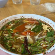 เจ๊แดงสามย่าน ส้มตำ คอหมูย่าง The rest area ประชาชื่น