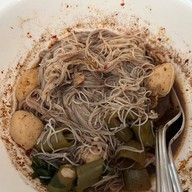 ต้อย ก๋วยเตี๋ยวเรือ (วัดมะกอก)